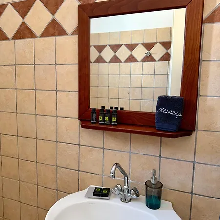 Anatoli Daire Áno Meriá